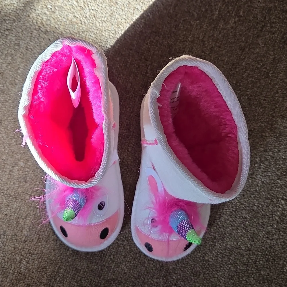 Kids Unicorn Slipper Boots - Picture 3 of 5